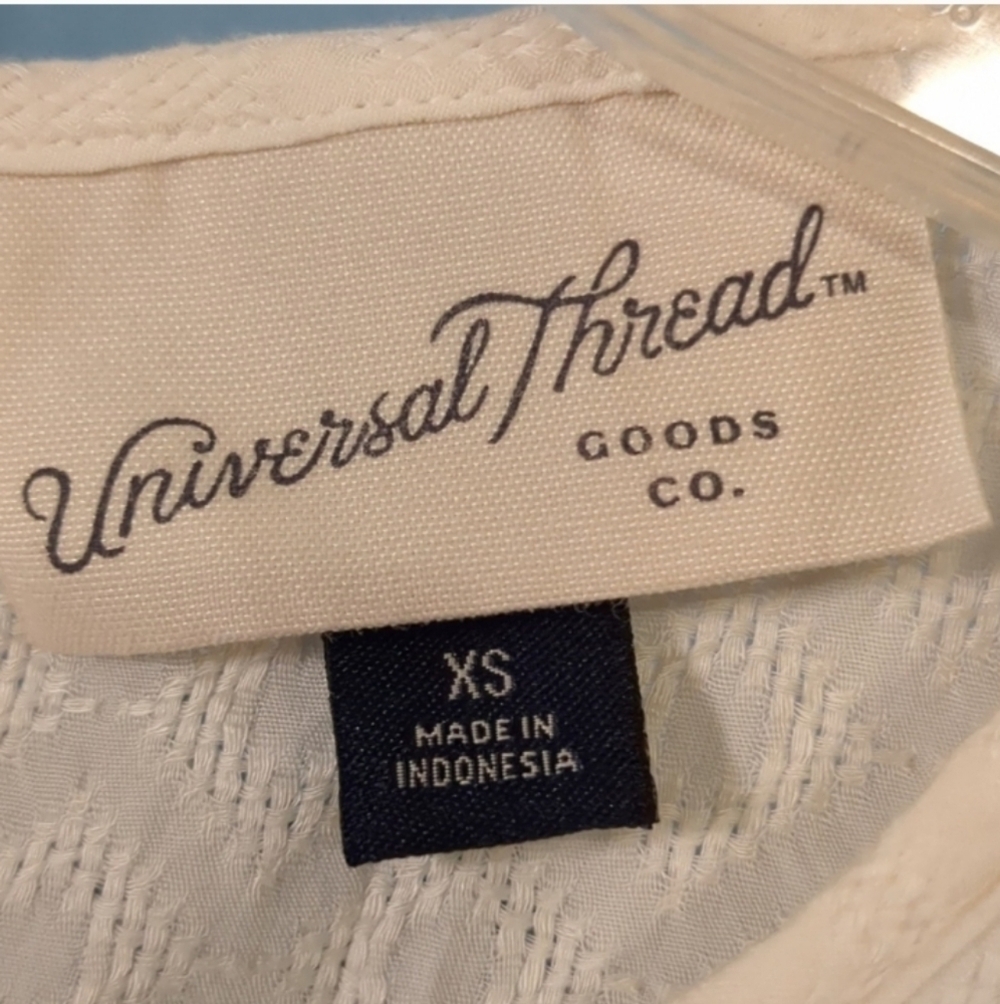 Universal Thread Ivory Ruffle Blouse Size Extra Small - Picture 6 of 6